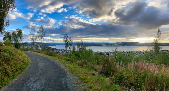 Morning walk to Hovdetoppen